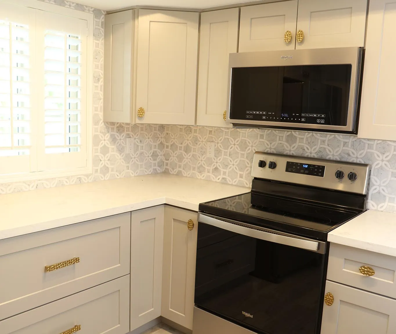 2020 W Union Hills Dr — Photo 2