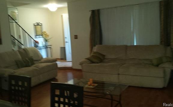 3rd image of 29972 City Dr #2