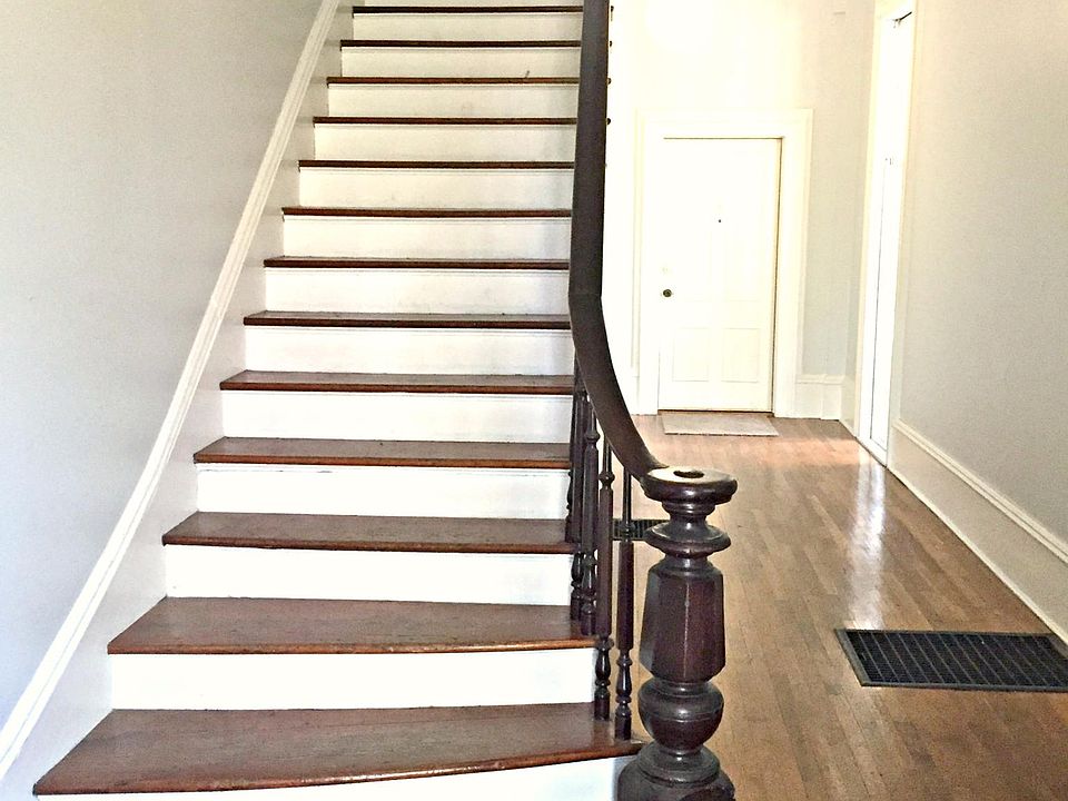 Stairs that lead to Apt #3