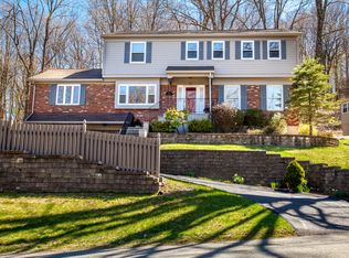 21 Summit Trl, Sparta, NJ 07871