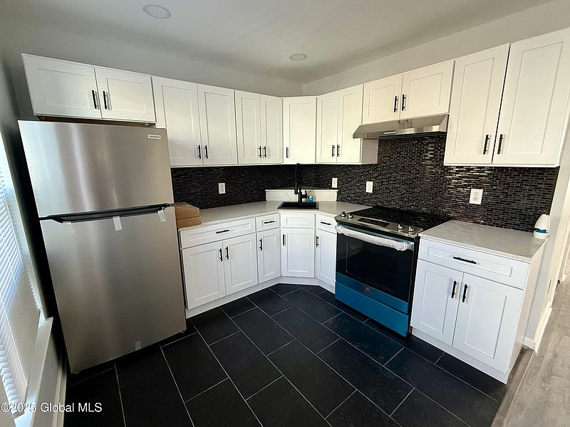 5th image of 62 Catherine Street