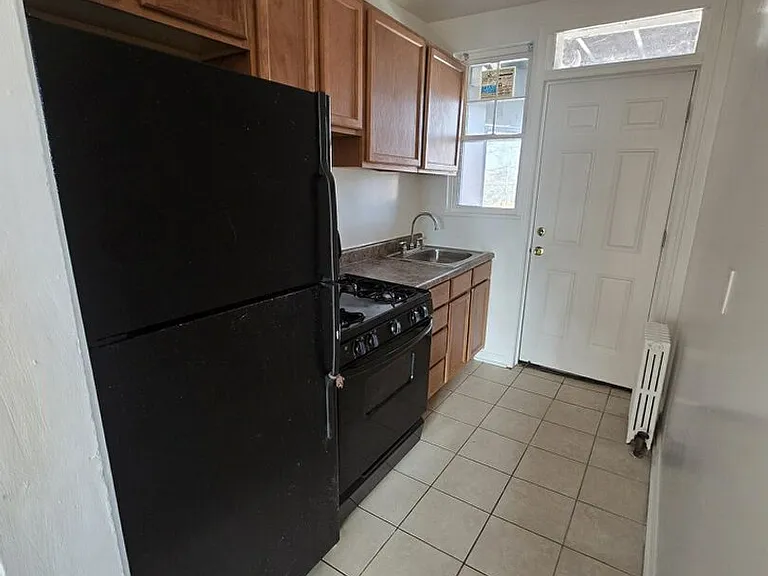 3208 E Capitol St NE — Photo 4