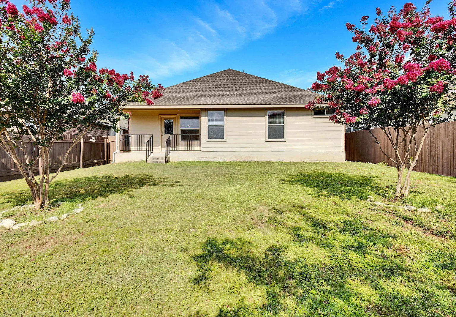 3 bed, 2.0 bath, 1557 sqft, $2,150 — Photo 1
