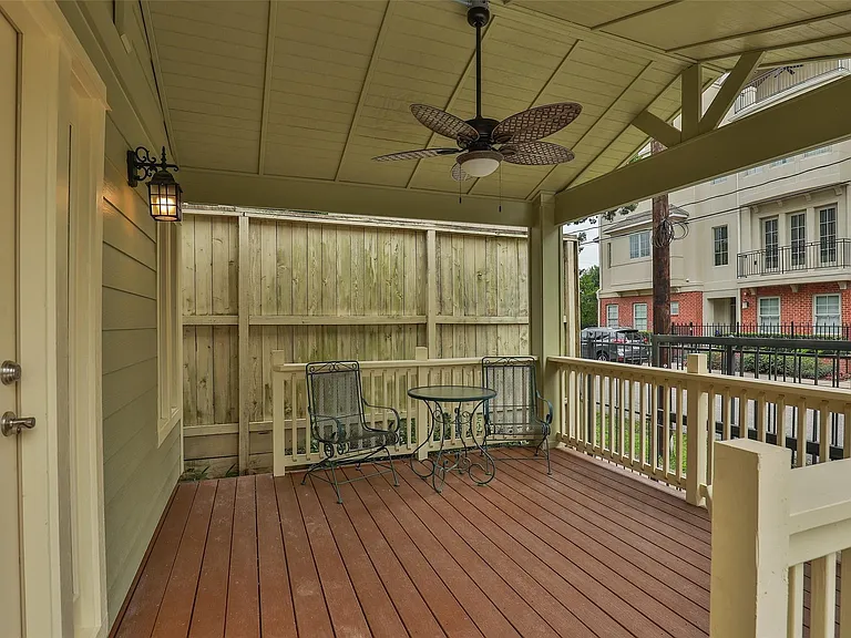 1611 Oakdale St — Photo 6