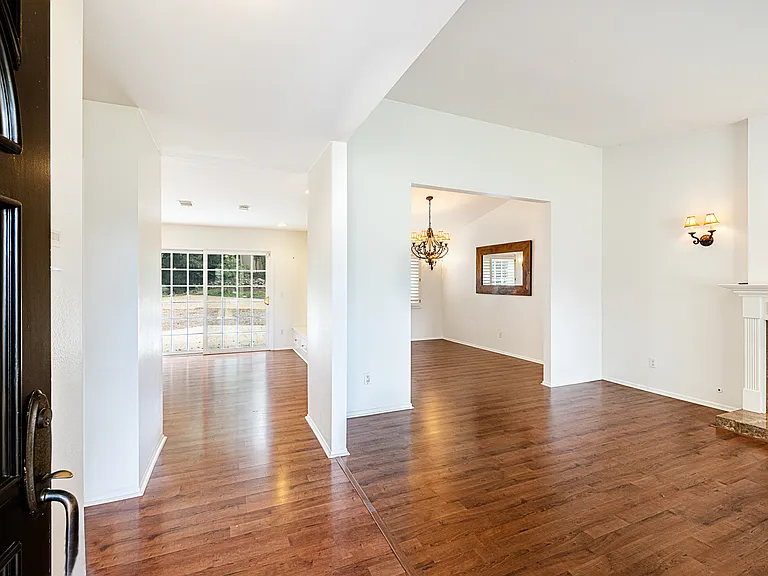 6068 Hackers Ln — Photo 6