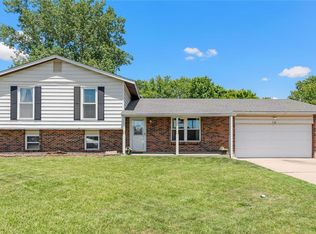 16 Asherton Dr, Saint Peters, MO 63376