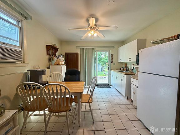 4th image of 770 Adams Ln