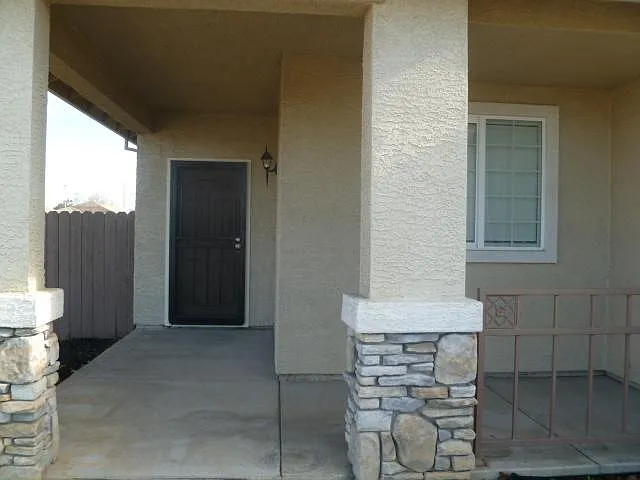 Dersingham Dr — Photo 3