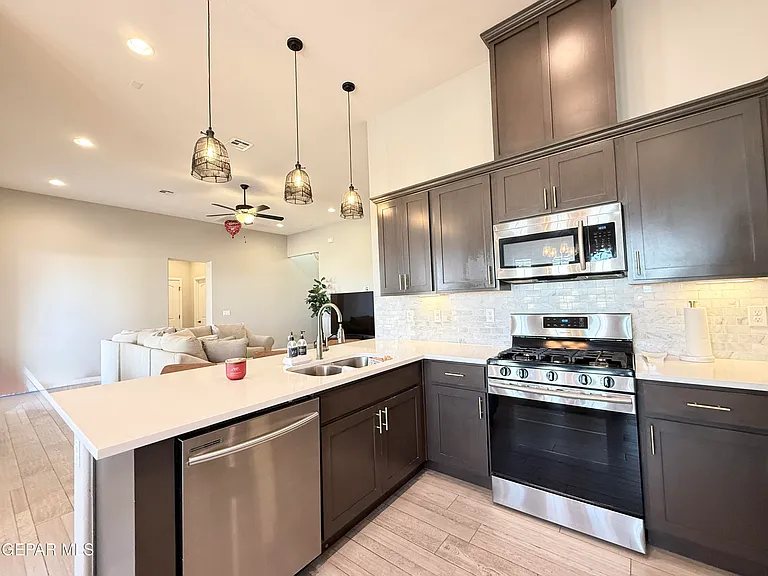 7467 Smugglers Gulch Ct — Photo 32
