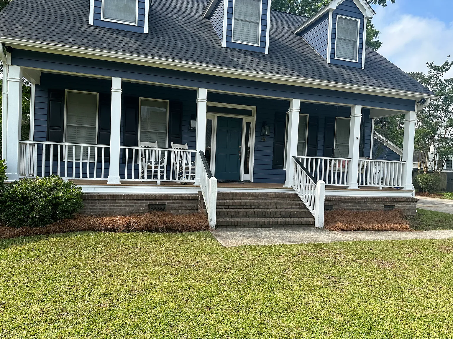 4 bed, 2.5 bath, 2056 sqft, $4,900 — Photo 2