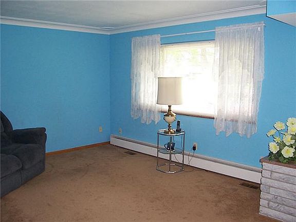 2nd image of 5314 Grosse Pointe Pkwy