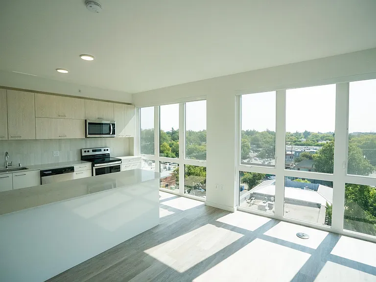 19J Midtown — Photo 15