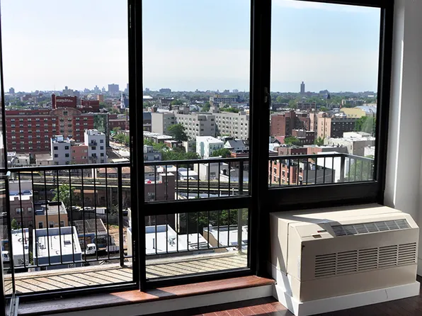 991 Willoughby Avenue image 5 of 8