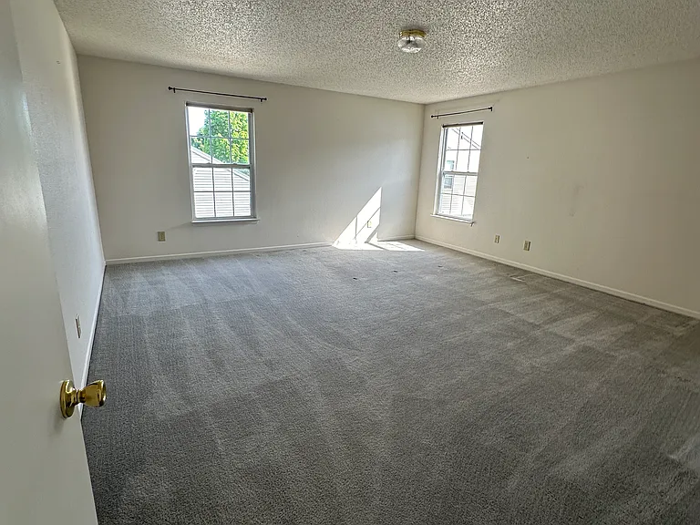 12647 Loyalty Dr — Photo 7