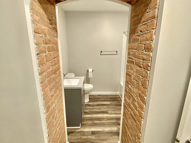 107 Main St E #2 — Photo 5