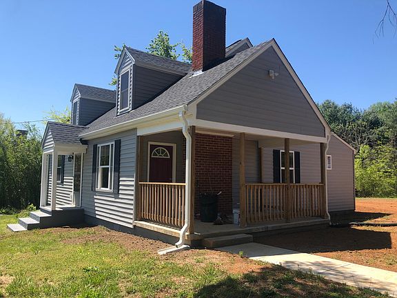 3rd image of 203 Elm Ave