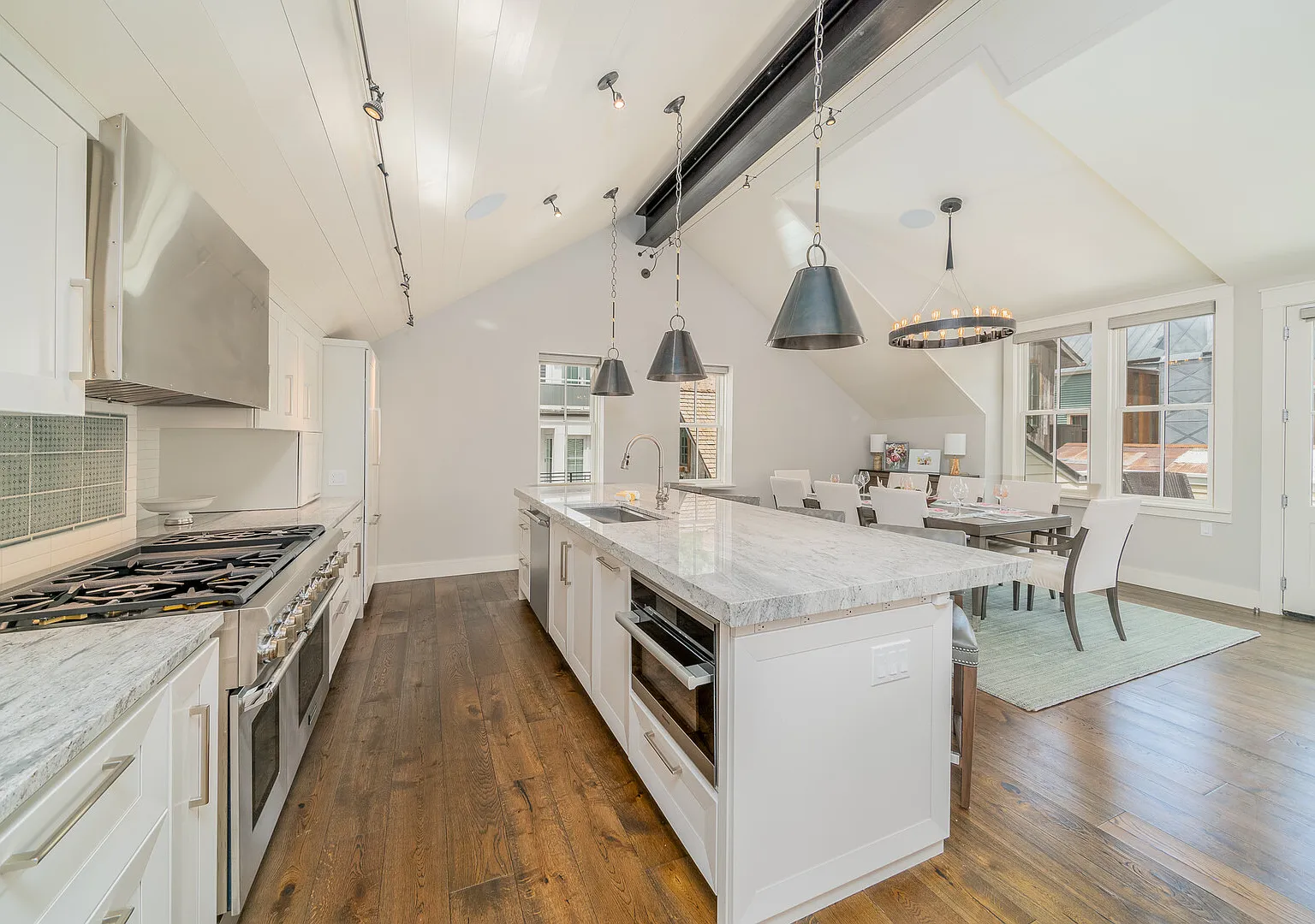 Holly House | Private Cabin + Hot Tub - 5Bd, 5.5Ba, Sleeps 12 — Photo 4