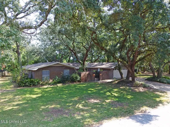 304 Fairview Dr, Biloxi, MS 39531