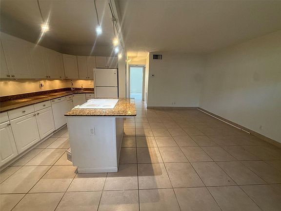 5th image of 1414 NE 5th Ter #4