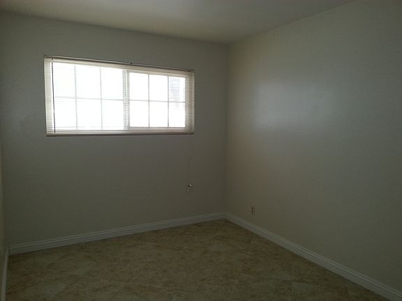 4th image of 1052 N Pershing Ave
