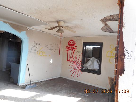 4th image of 1121 N Grant Ave