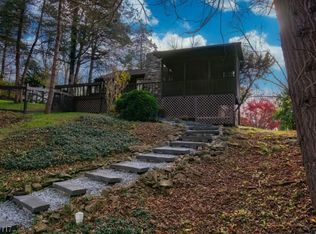 928 Cedar Dr, Newton, NJ 07860