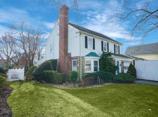 866 Newton Ave, Baldwin, NY 11510
