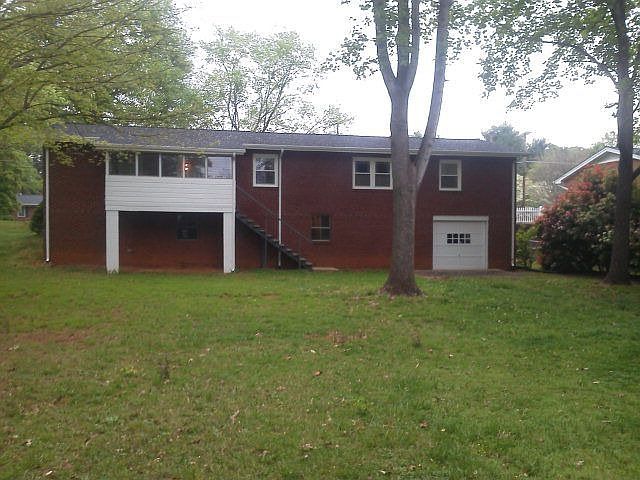 2nd image of 612 Charles Rd