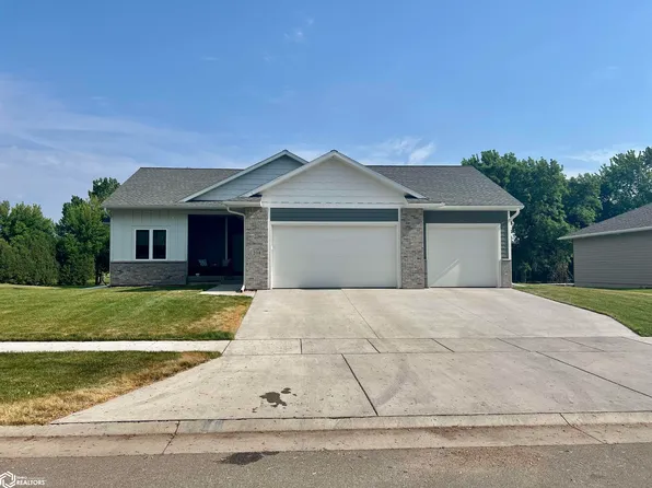 208 W 12th Ave N, Clear Lake, IA 50428