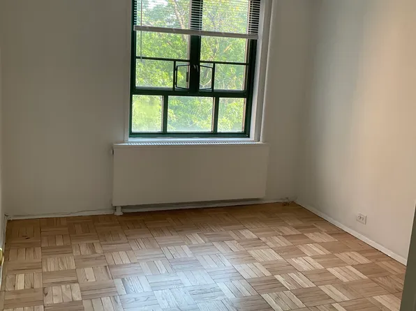 1594 Metropolitan Avenue image 4 of 6