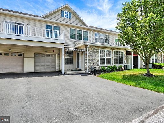 2nd image of 1204 Crestview Ln #1204
