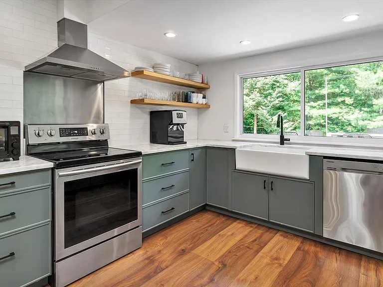 18 Bay View Rd — Photo 9