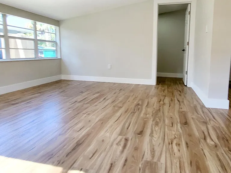 1660 Vernon Dicks Dr — Photo 17