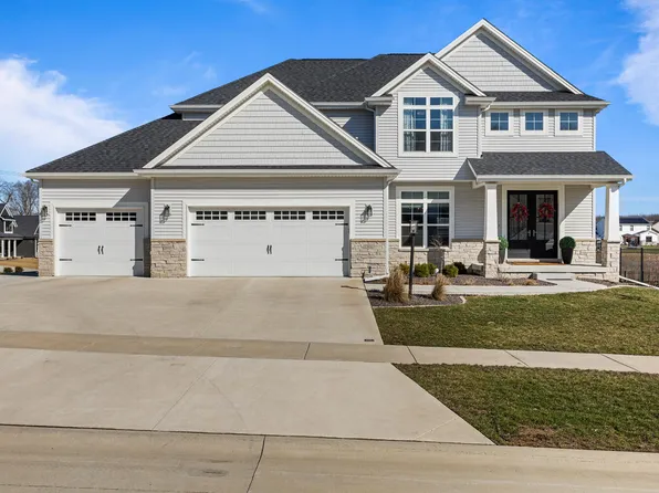 1306 Ravenwood Dr, Mahomet, IL 61853