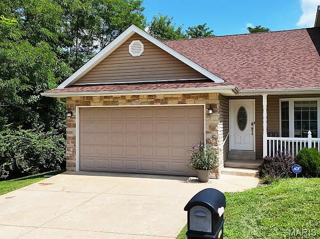 1st image of 2714 Royal Oak Dr