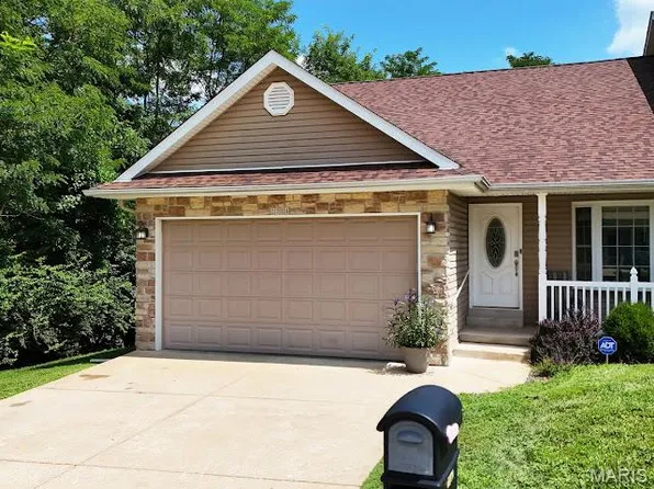 2714 Royal Oak Dr, High Ridge, MO 63049