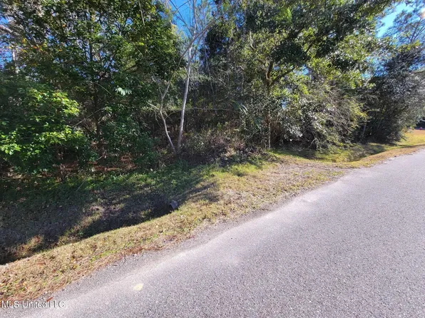 120 Engman Ave #5K, Bay Saint Louis, MS 39520