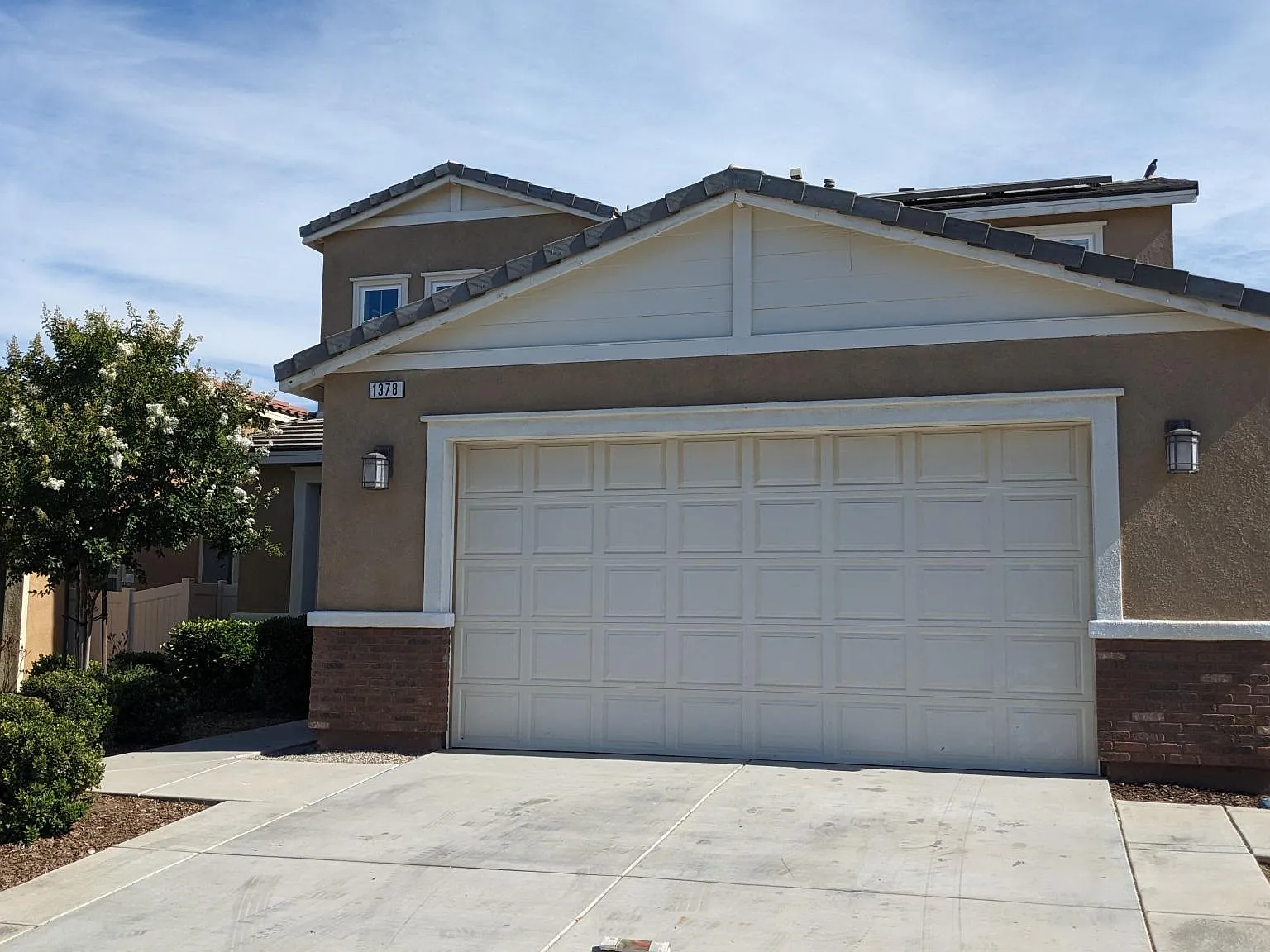 4 bed, 1948 sqft, $3,150 — Photo 2