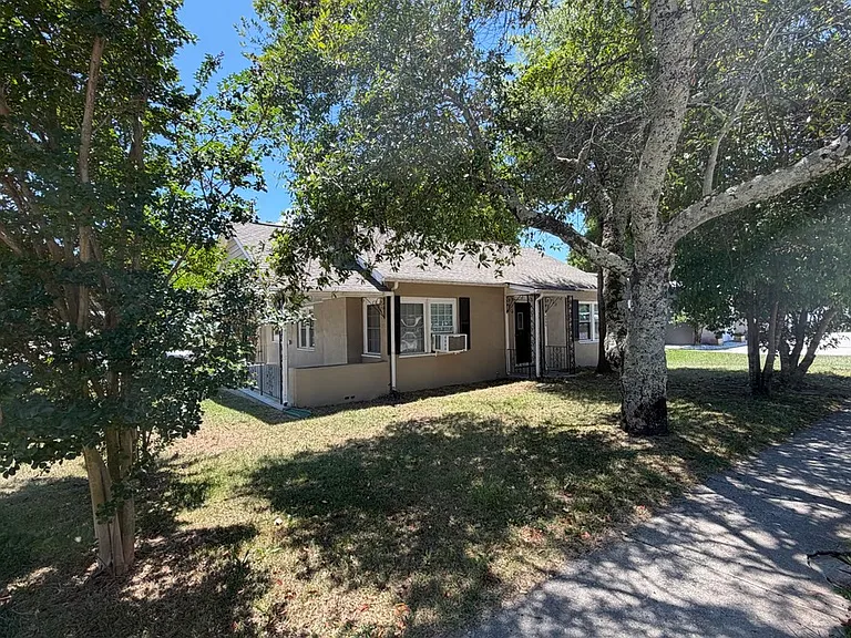 4204 Newton Dr NE — Photo 15
