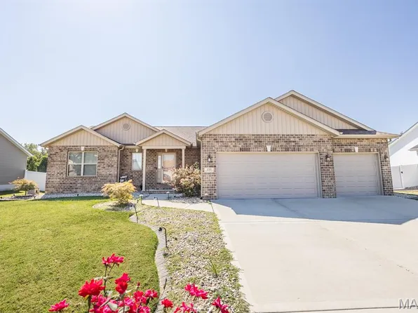 233 Emerald Way W, Granite City, IL 62040