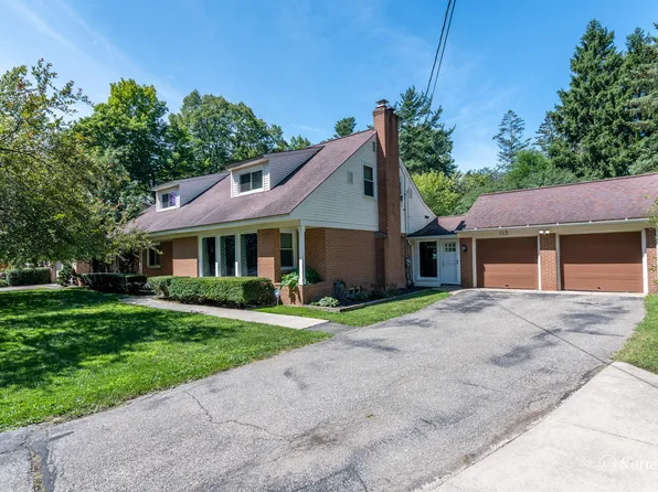 113 Worcester Dr NE, Grand Rapids, MI 49503