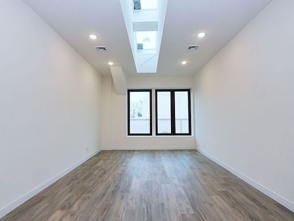 5th image of 217 Main St Floor 1