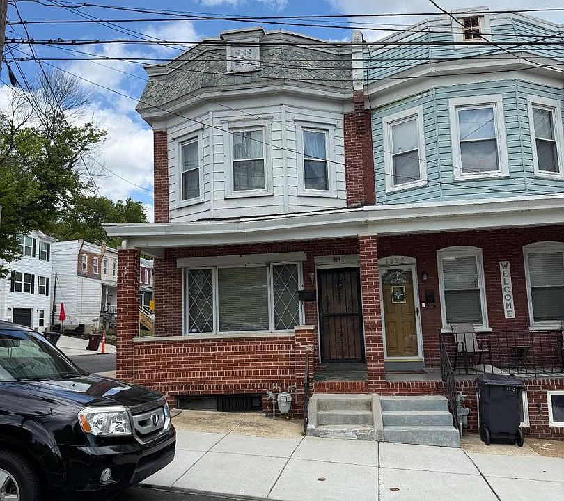 1st image of 1327 Oak St