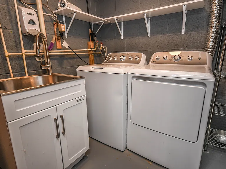 10231 Millstream Dr — Photo 30