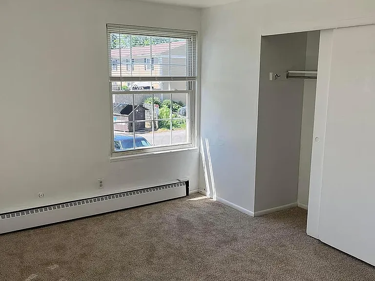 4696 Tarryton Ct S #2J — Photo 11