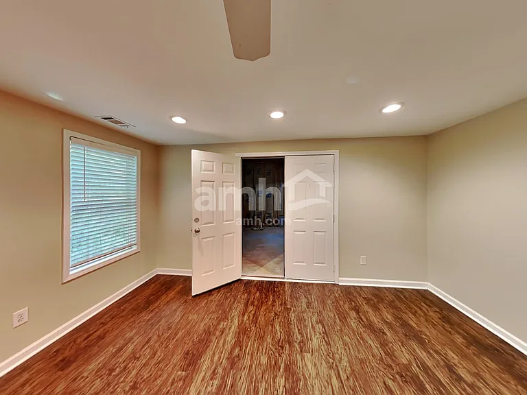 2058 Queensbury Dr — Photo 7