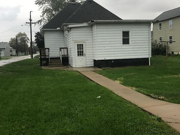 2nd image of 1101 E Wilson St