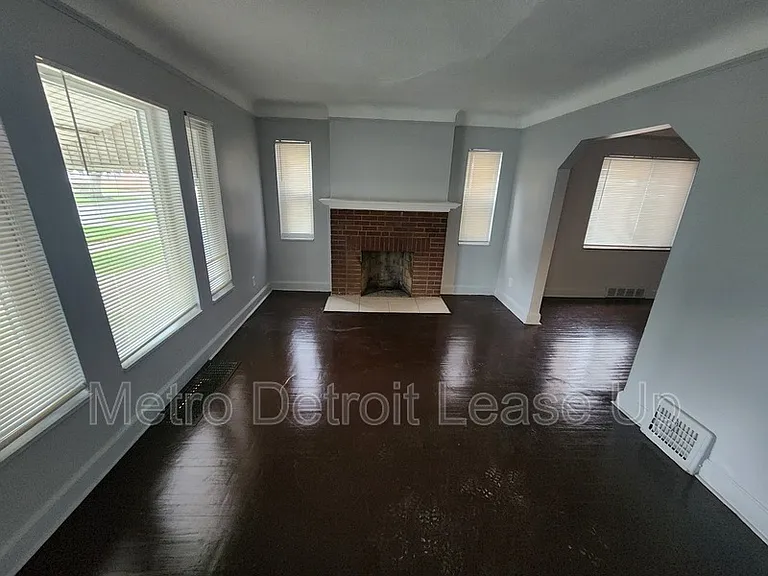 10724 Whitehill St — Photo 2