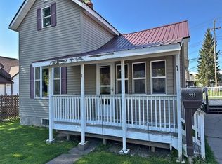 221 W 4TH STREET, Neillsville, WI 54456