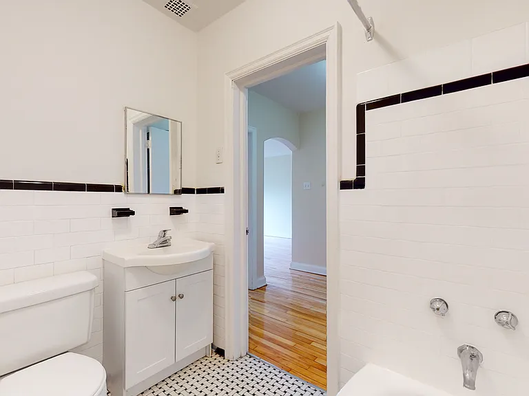 385 Besserer St — Photo 27